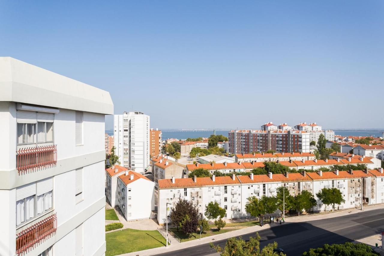 Lisbon Airport Suites Bagian luar foto