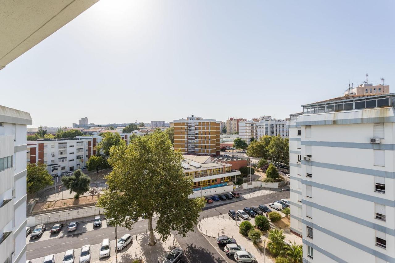 Lisbon Airport Suites Bagian luar foto